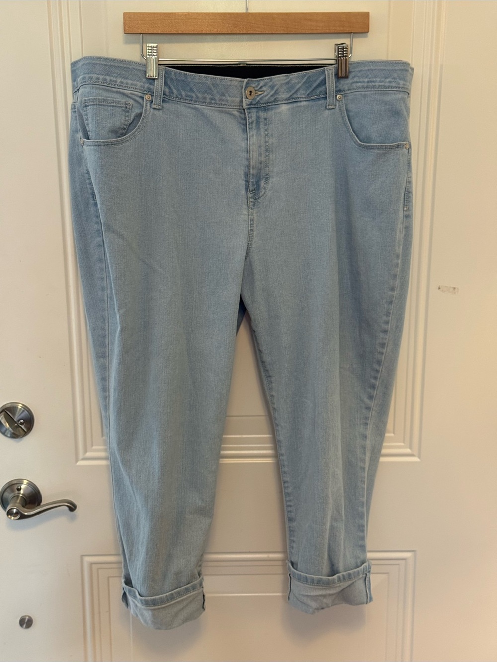 Style & Co. Light Blue Cropped Jeans